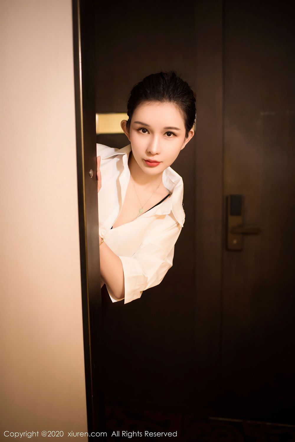 美女模特张雨萌 - 白衬衫+湿身诱惑系列浴室写真