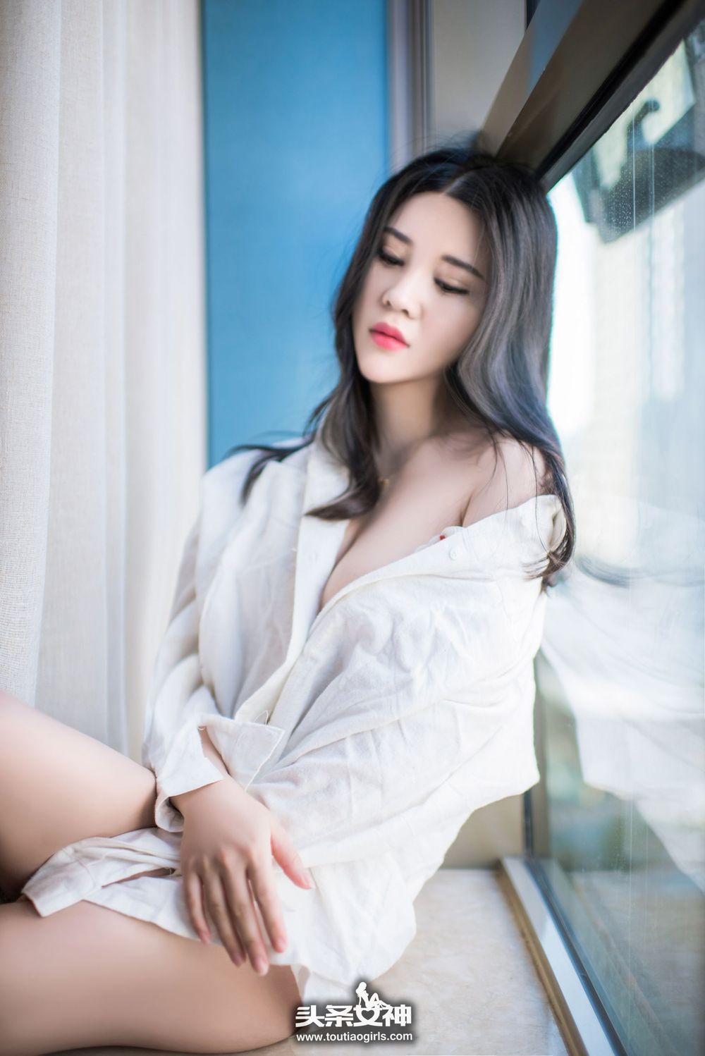 美女模特Sukki可儿 - 白衬衣+修长美腿热情写真