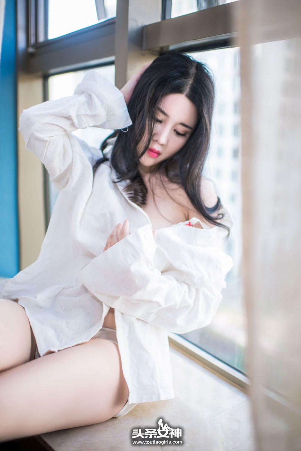 美女模特Sukki可儿 - 白衬衣+修长美腿热情写真