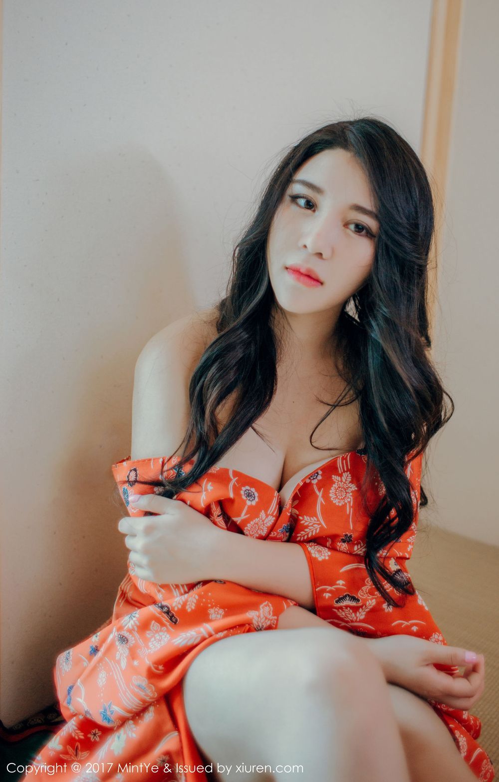 美女模特SukkiQ可儿 - 鲜色和服+透视内衣系列写真