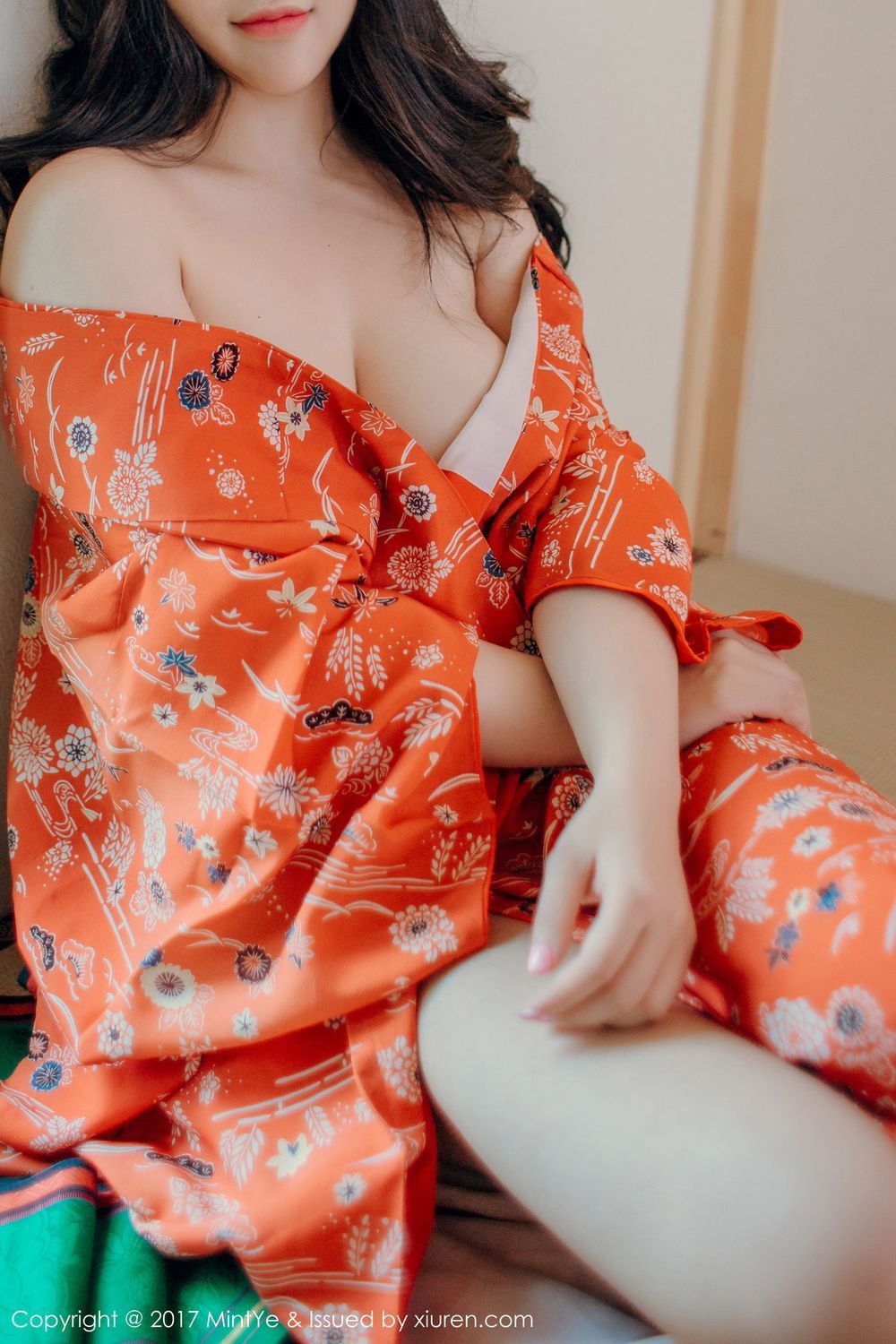 美女模特SukkiQ可儿 - 鲜色和服+透视内衣系列写真