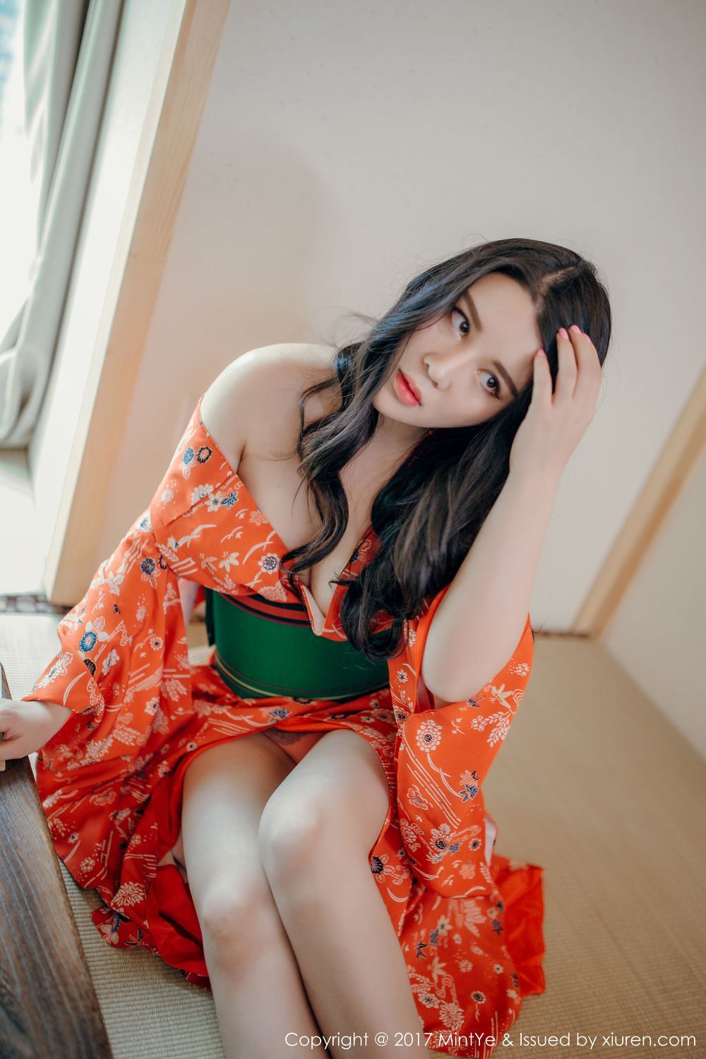 美女模特SukkiQ可儿 - 鲜色和服+透视内衣系列写真