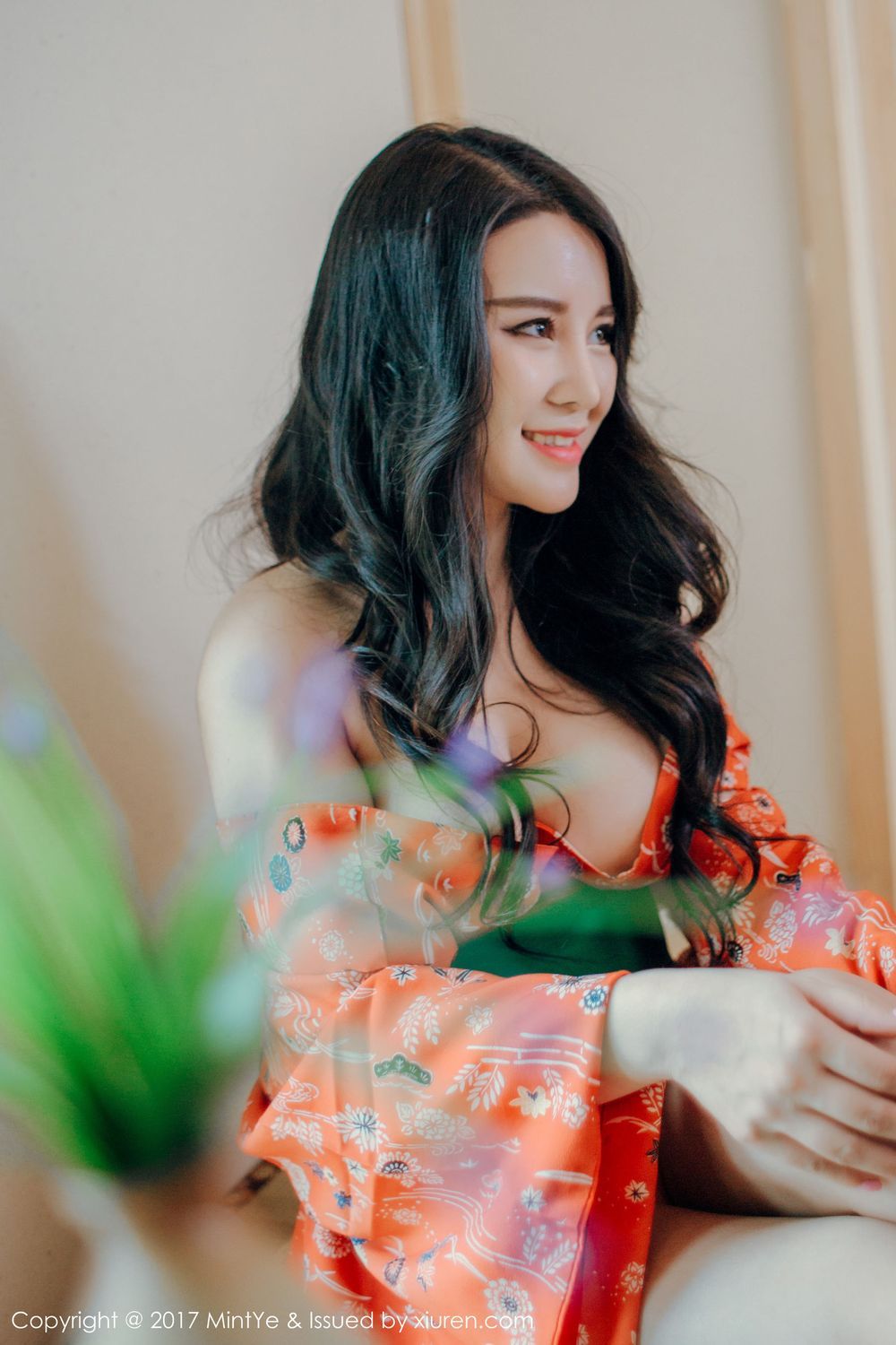 美女模特SukkiQ可儿 - 鲜色和服+透视内衣系列写真