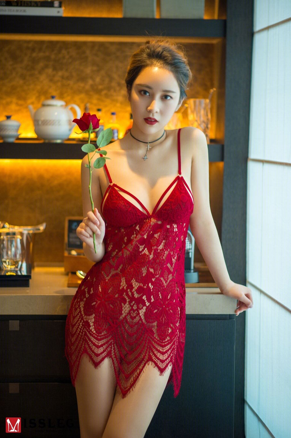 美女模特乔依琳Joylin - 红玫瑰情人节特刊写真