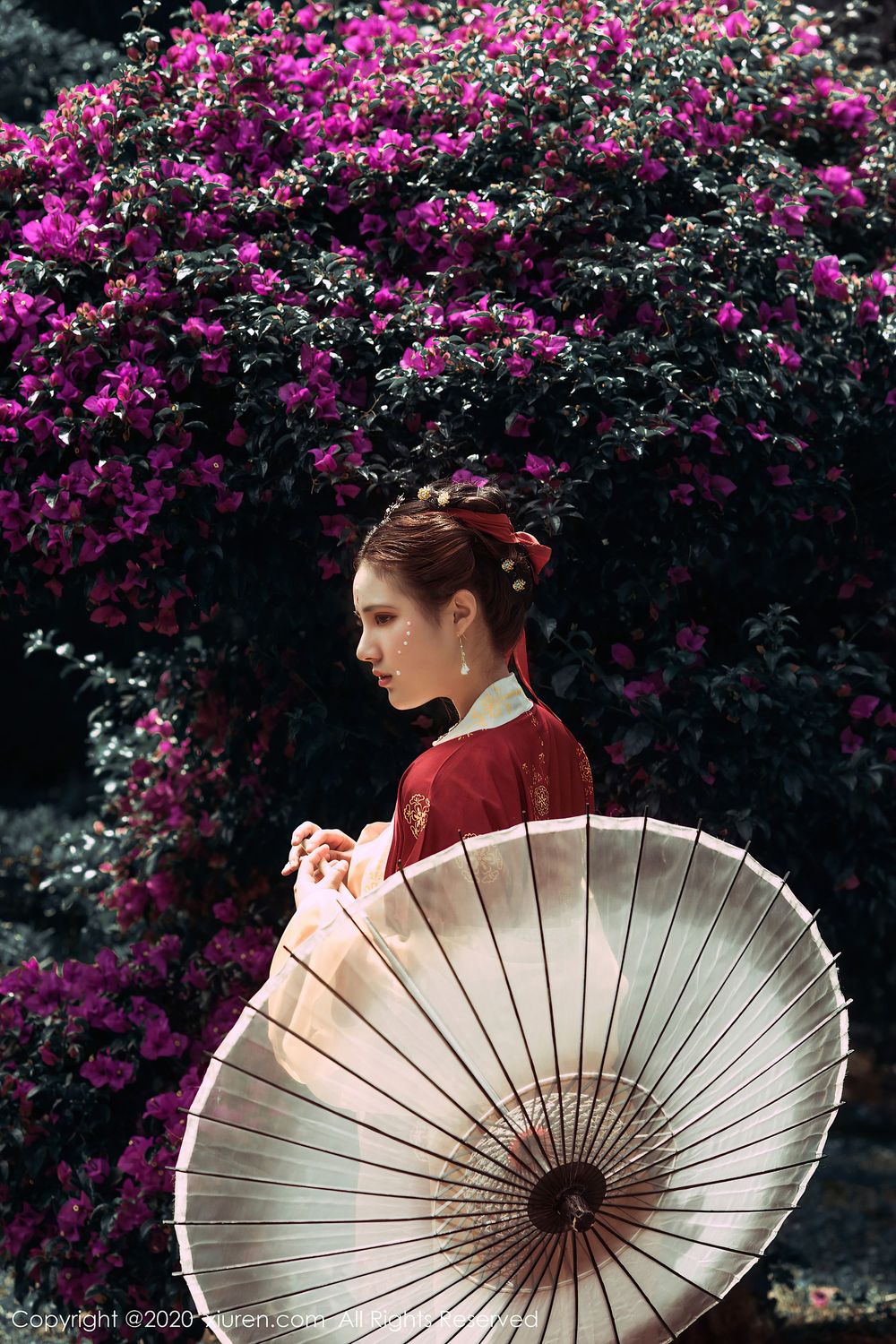 美女模特久久Aimee - 高级女仆+双马尾云南旅拍