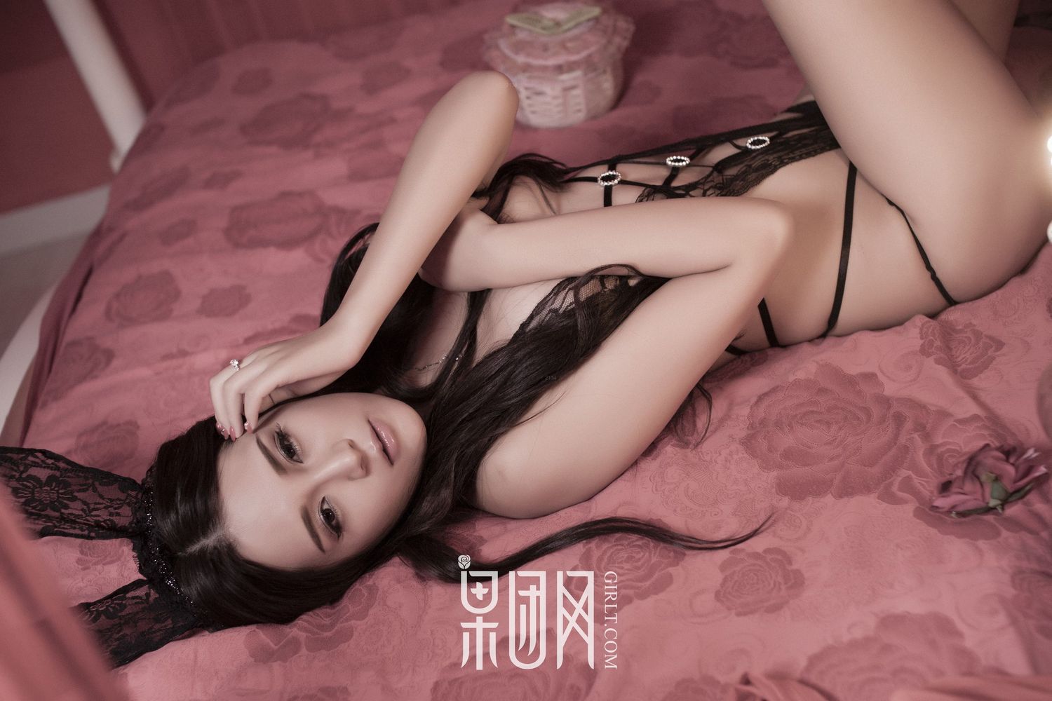 宅男女神朱赢Molly - 女神叫你起床内衣系列写真