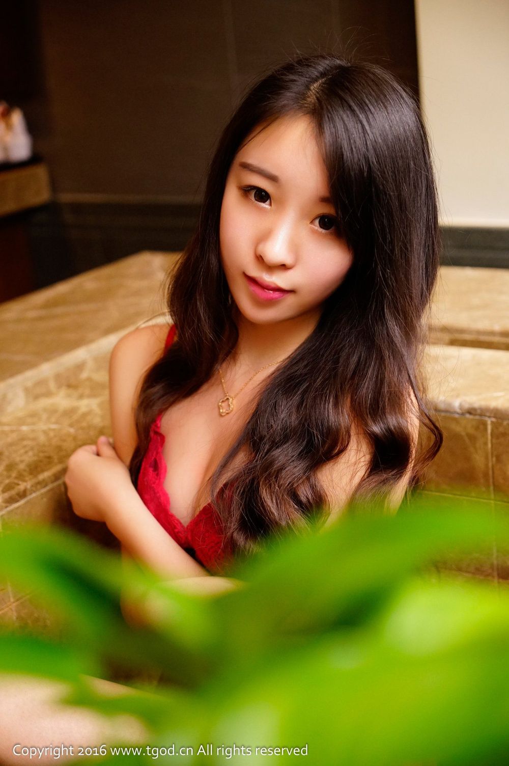 清纯萌妹子梓萱Crystal - 粉色旗袍惹火乖乖女写真