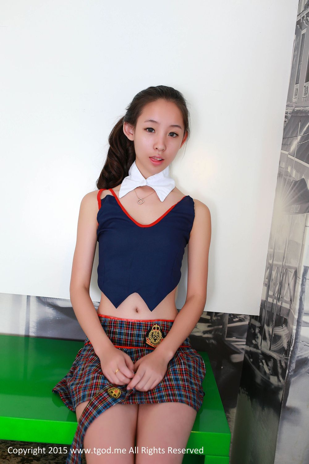 美女模特梓萱Crystal - 豹纹短裙+校服诱惑私房写真