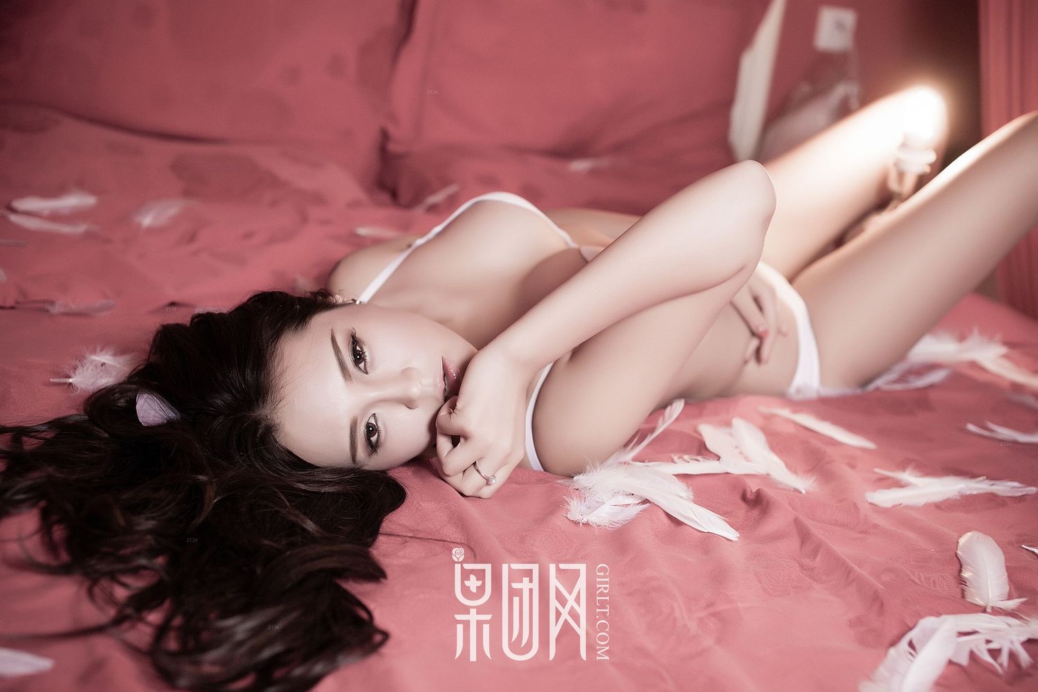 宅男女神朱赢Molly - 女神叫你起床内衣系列写真