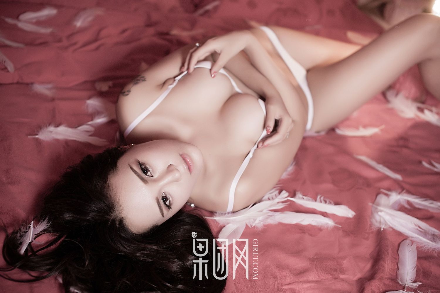 宅男女神朱赢Molly - 女神叫你起床内衣系列写真