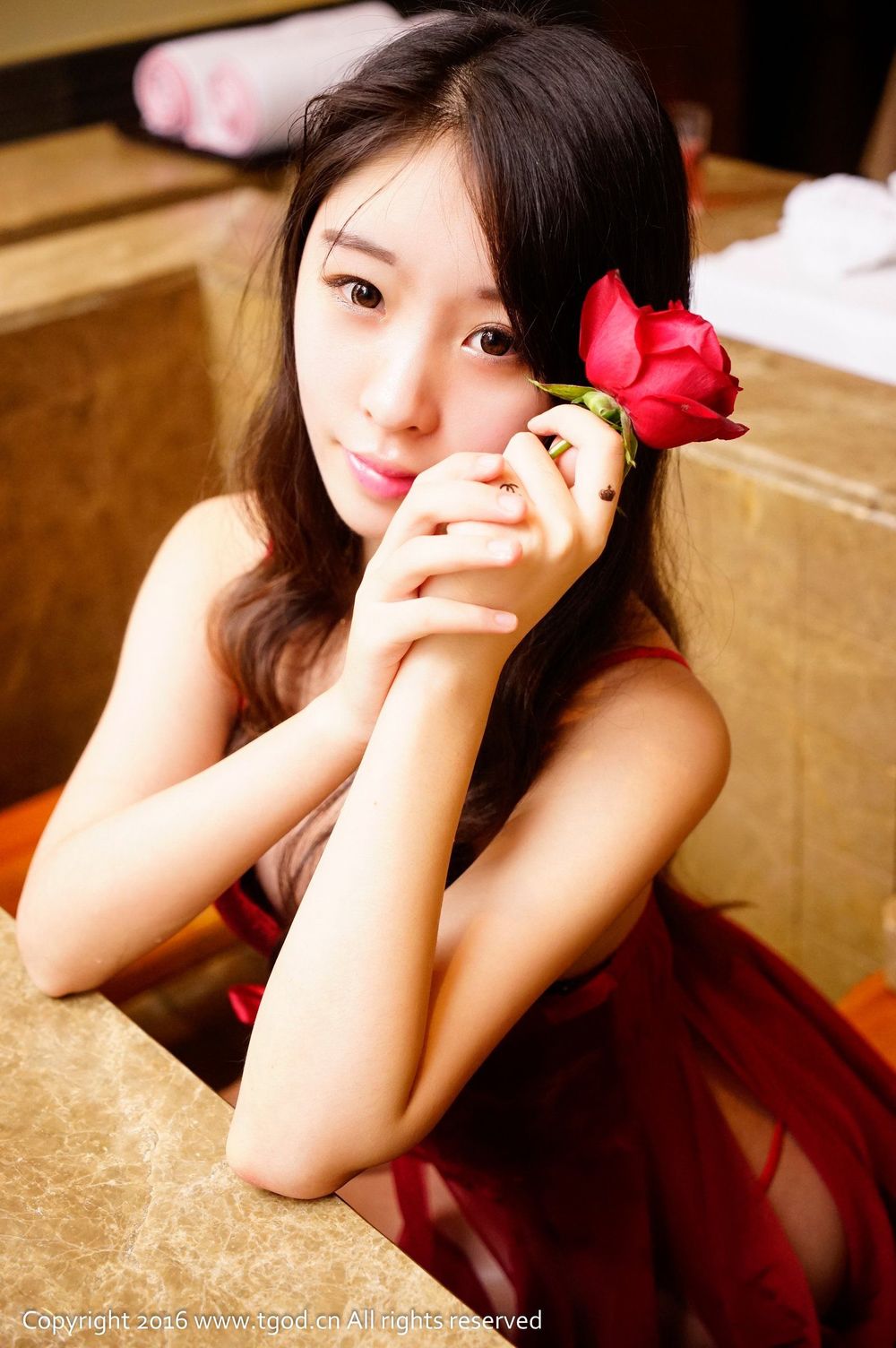 清纯萌妹子梓萱Crystal - 粉色旗袍惹火乖乖女写真