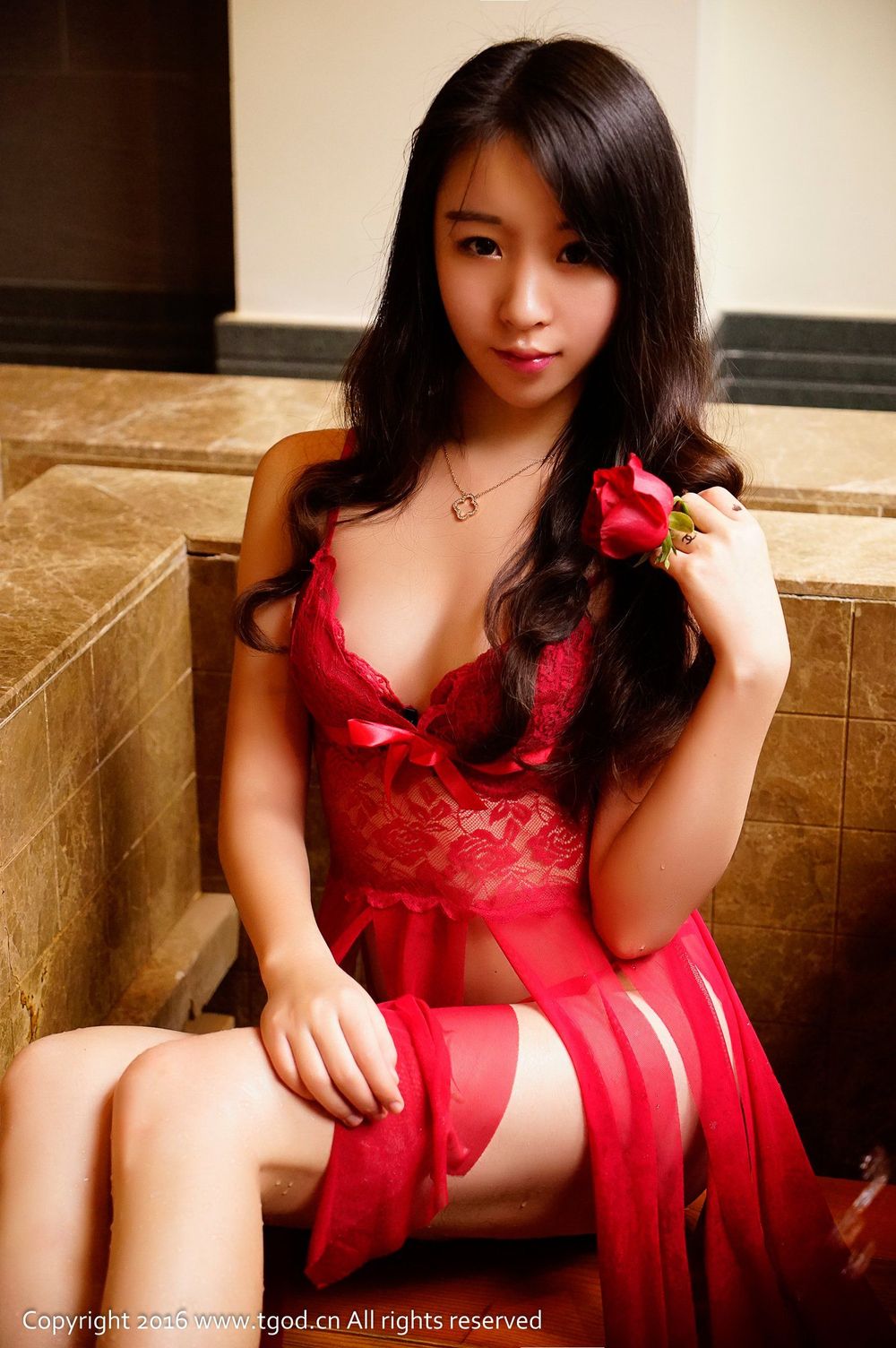 清纯萌妹子梓萱Crystal - 粉色旗袍惹火乖乖女写真