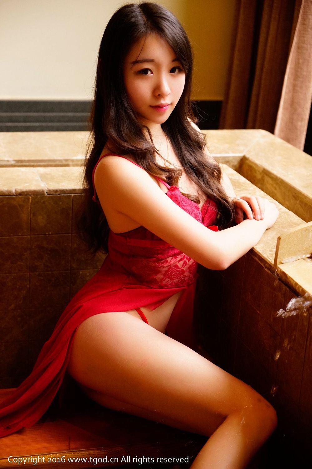 清纯萌妹子梓萱Crystal - 粉色旗袍惹火乖乖女写真