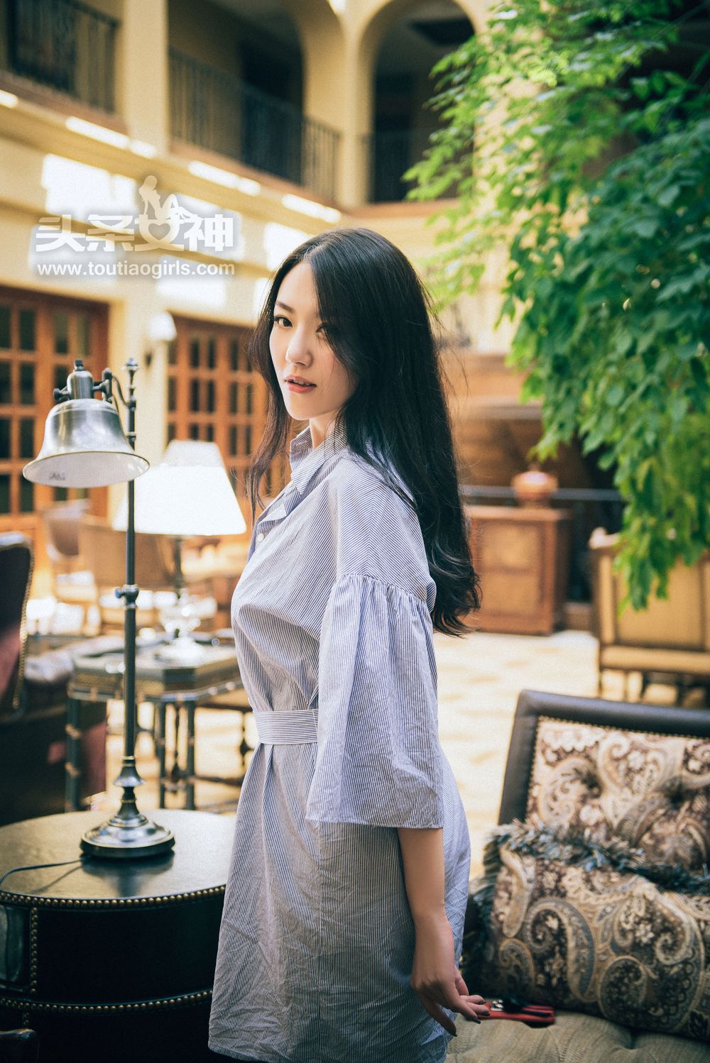 美女模特大丹丹 - 修长美腿爱在深秋优雅写真集