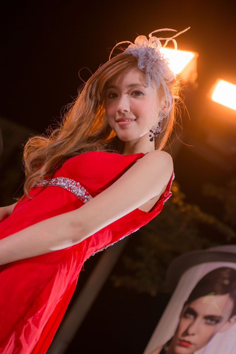 台湾性感女神金允乔/Kila晶晶 - 红色吊裙+抹胸婚纱创作写真