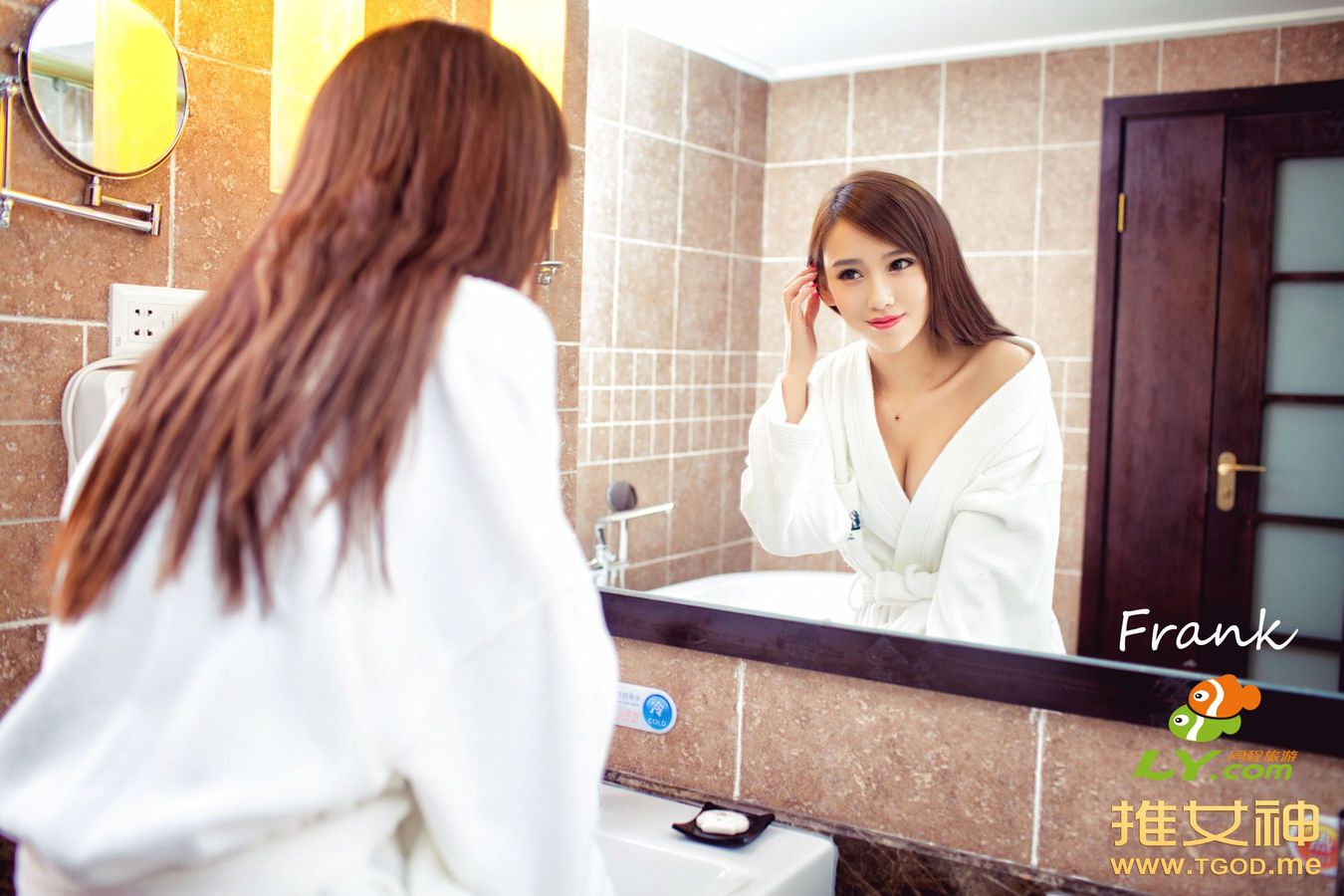 性感模特李玉洁Daisy - 黑丝美腿浴室主题写真