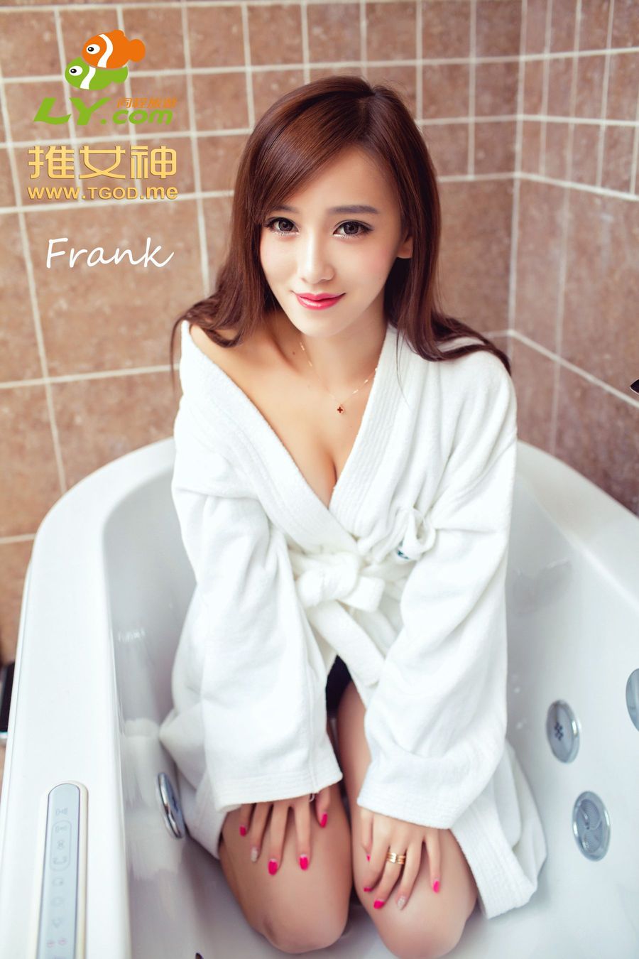 性感模特李玉洁Daisy - 黑丝美腿浴室主题写真