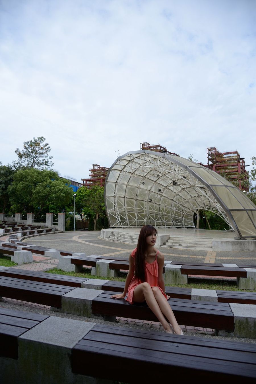 台湾美女Kila晶晶/廖挺伶 - 粉色连衣裙户外性感写真