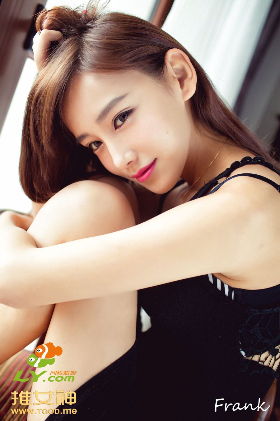 性感模特李玉洁Daisy - 黑丝美腿浴室主题写真