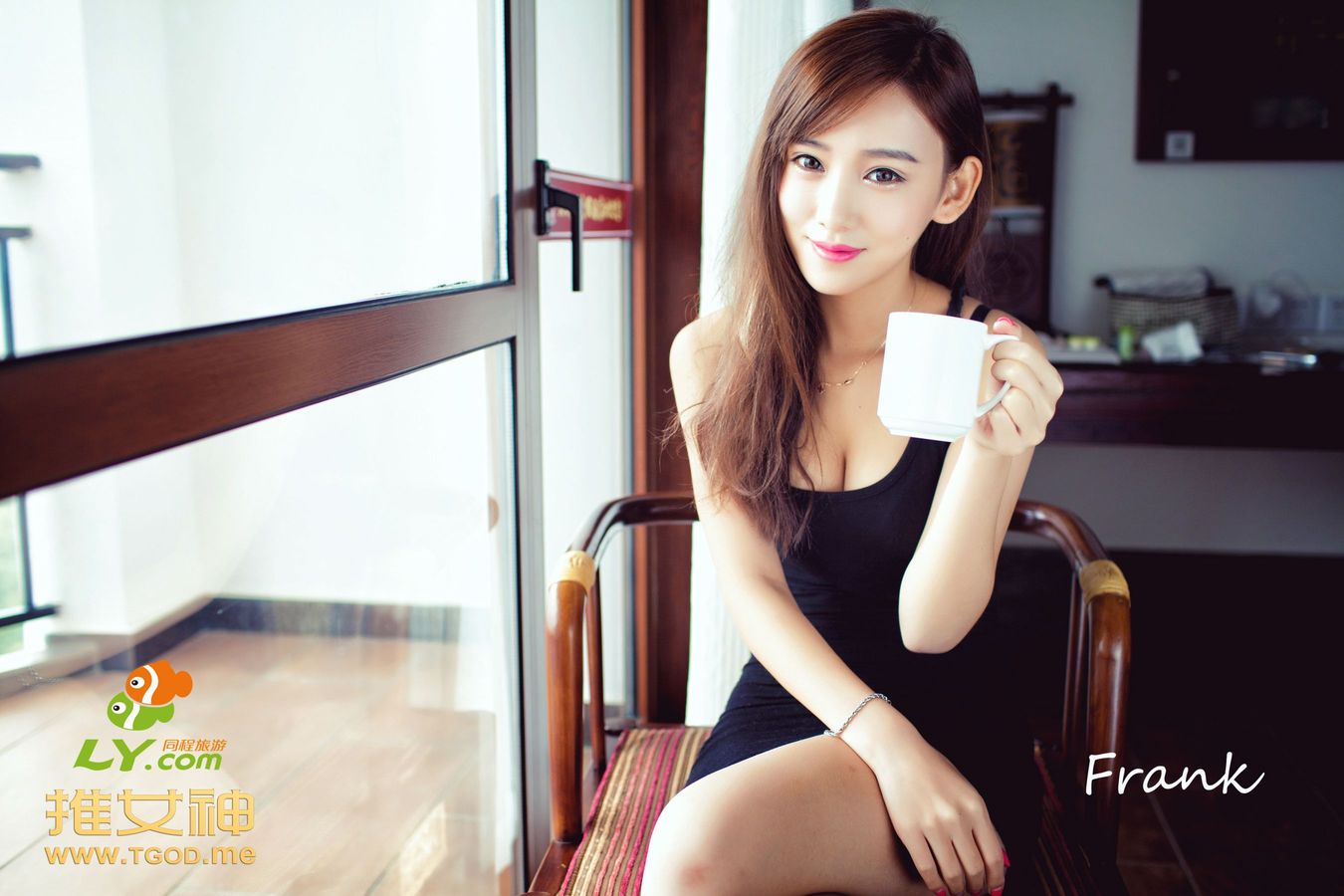 性感模特李玉洁Daisy - 黑丝美腿浴室主题写真