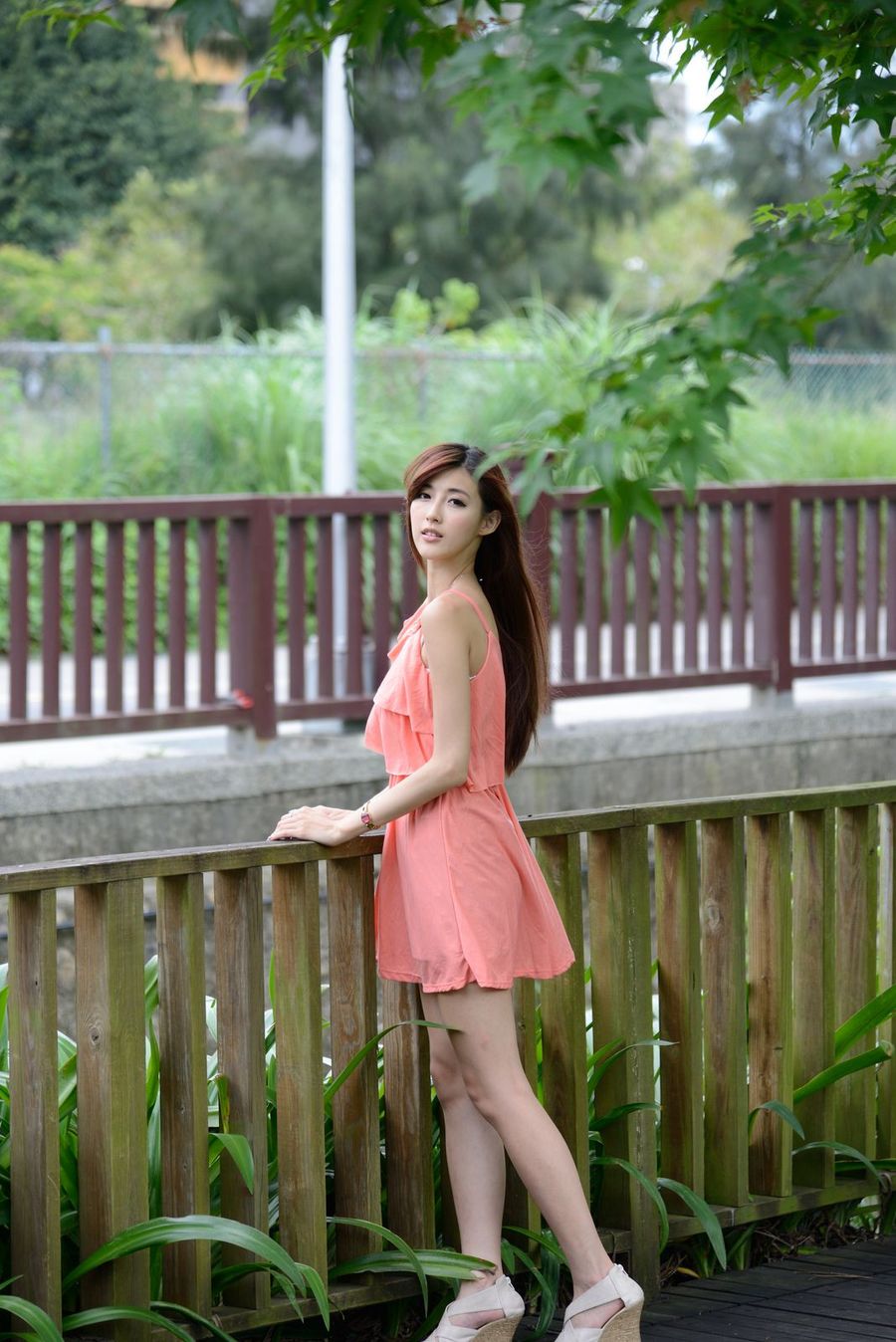 台湾美女Kila晶晶/廖挺伶 - 粉色连衣裙户外性感写真