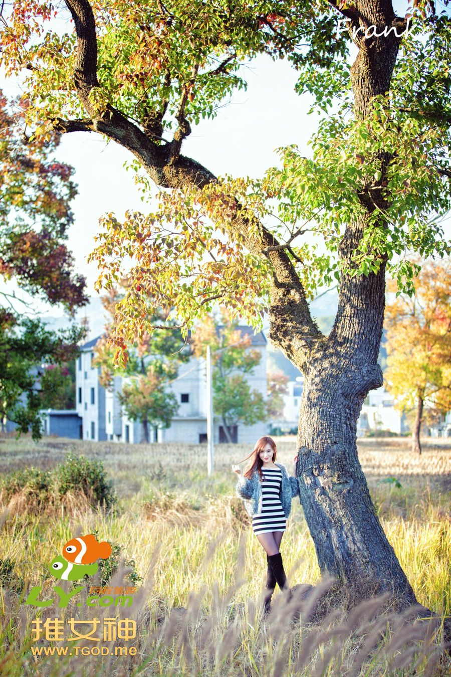 性感模特李玉洁Daisy - 黑丝美腿浴室主题写真