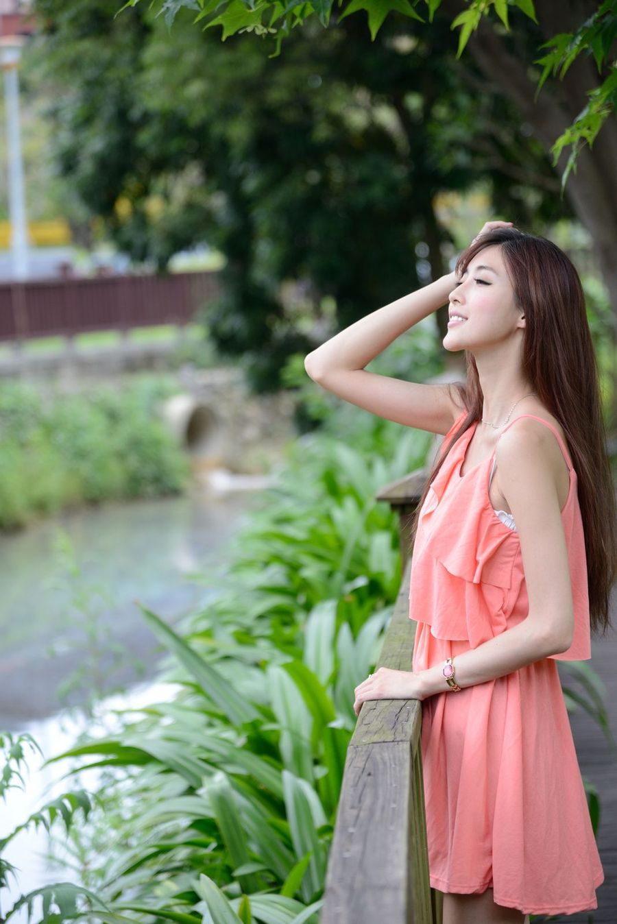 台湾美女Kila晶晶/廖挺伶 - 粉色连衣裙户外性感写真