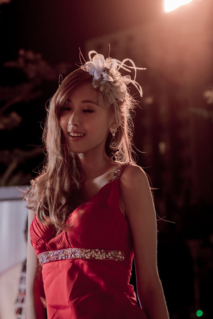 台湾性感女神金允乔/Kila晶晶 - 红色吊裙+抹胸婚纱创作写真