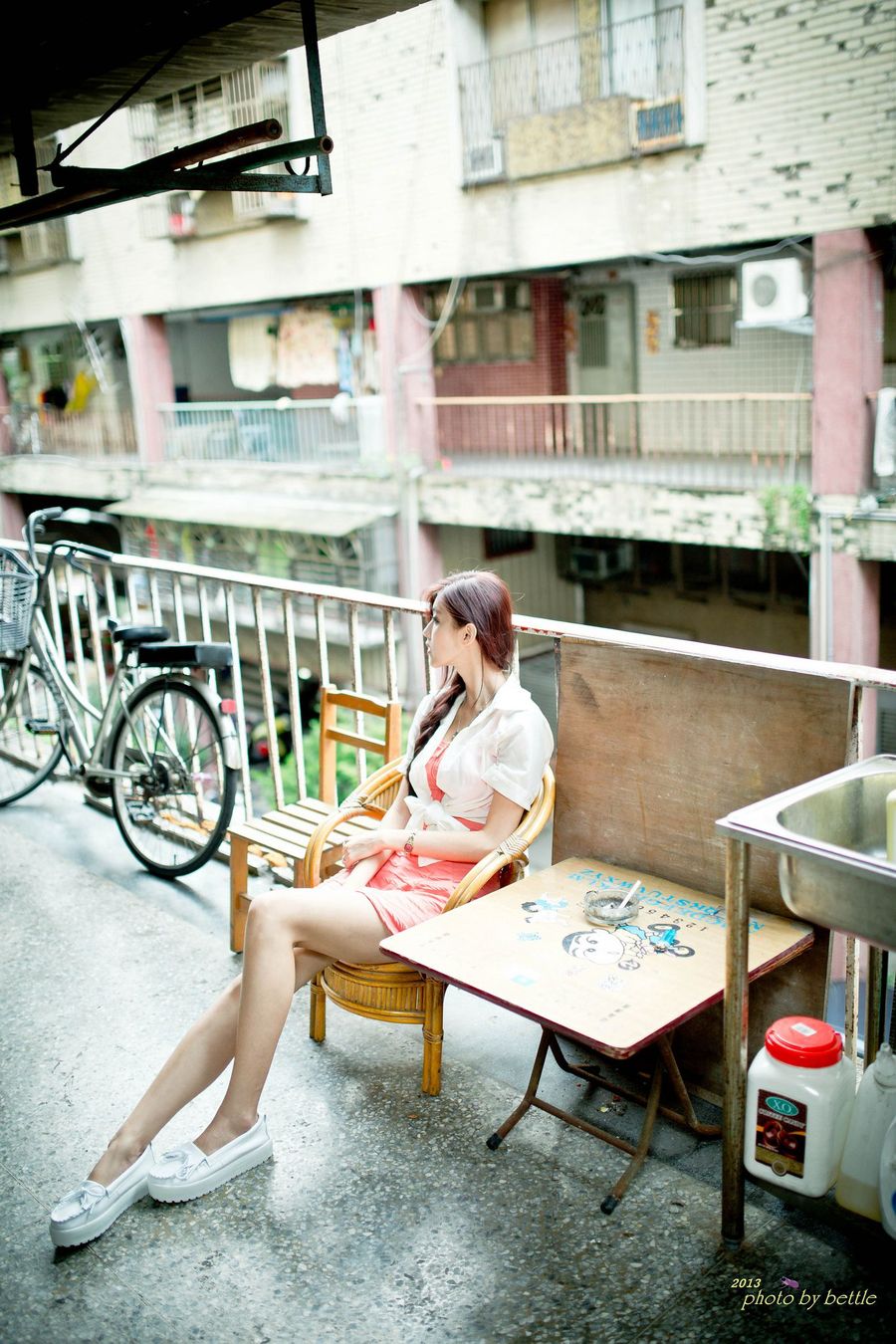 台湾美女Kila晶晶/廖挺伶 - 马尾辫+粉嫩连衣裙系列街拍写真