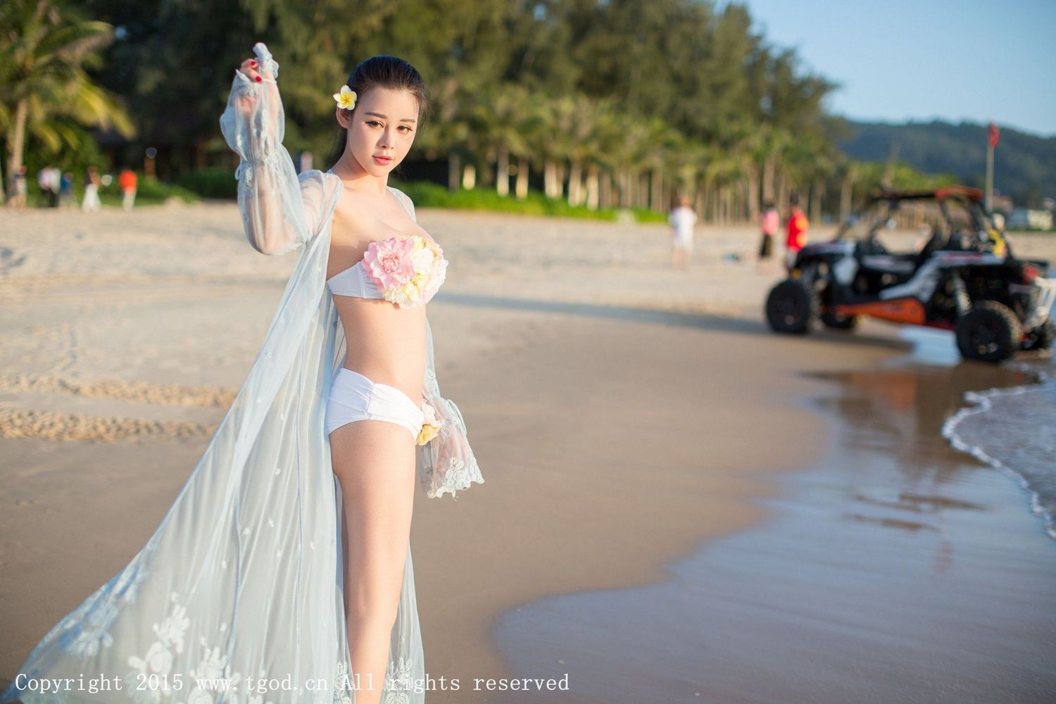 美女模特叶佳颐 - 黑色比基尼+花仙子沙滩系列写真