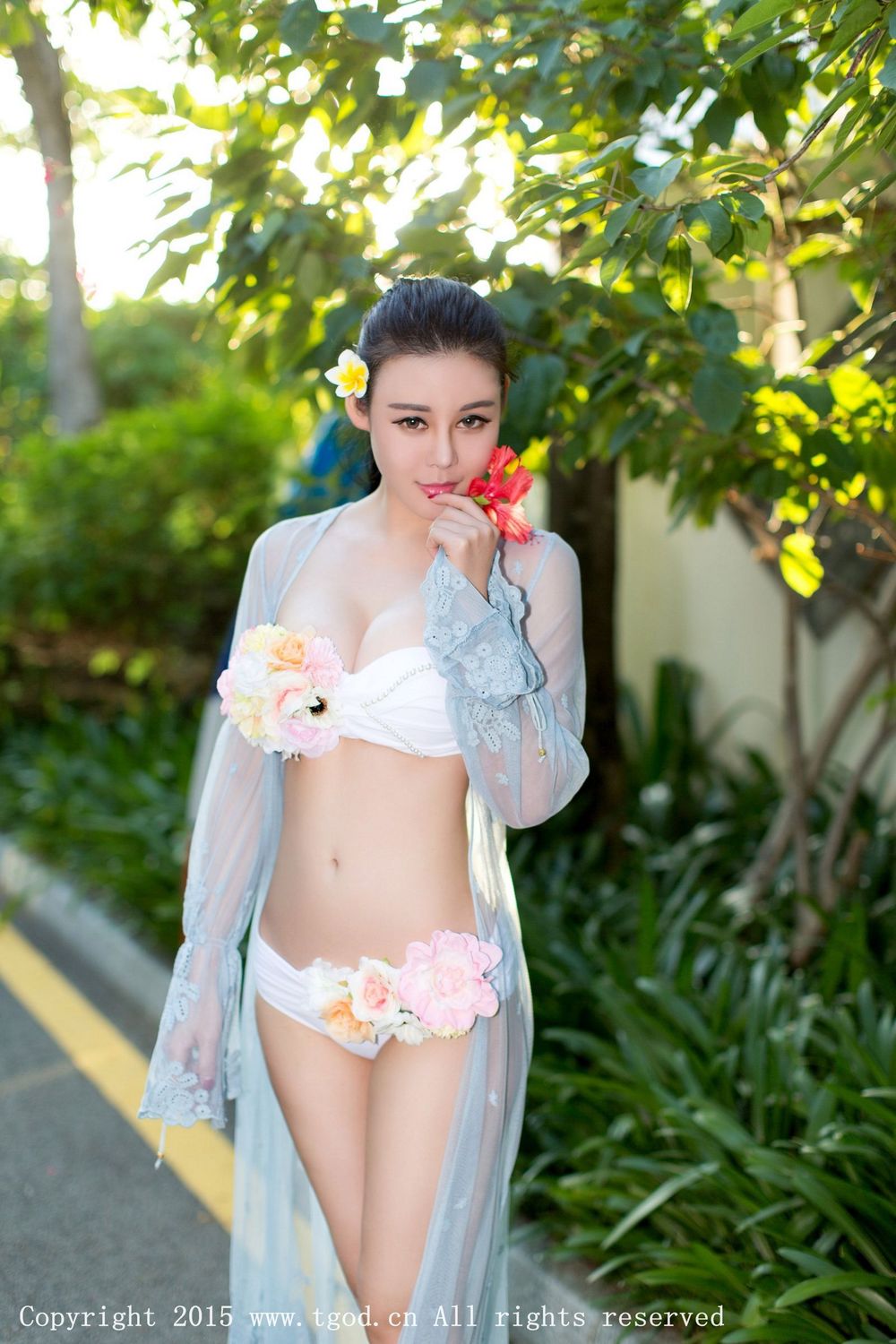 美女模特叶佳颐 - 黑色比基尼+花仙子沙滩系列写真