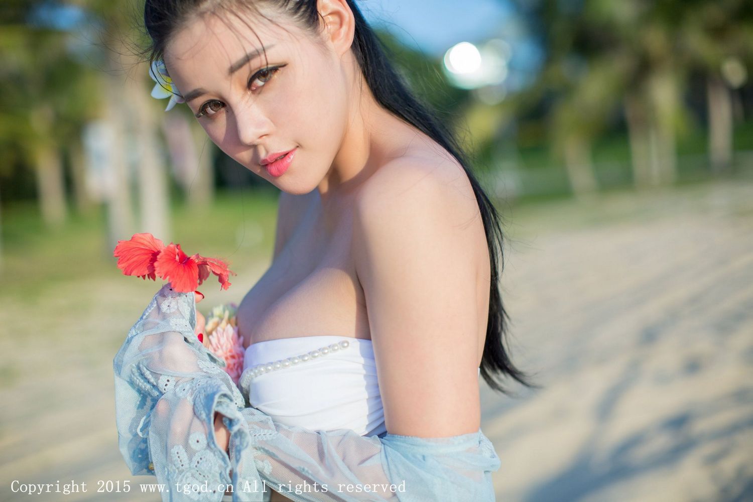 美女模特叶佳颐 - 黑色比基尼+花仙子沙滩系列写真