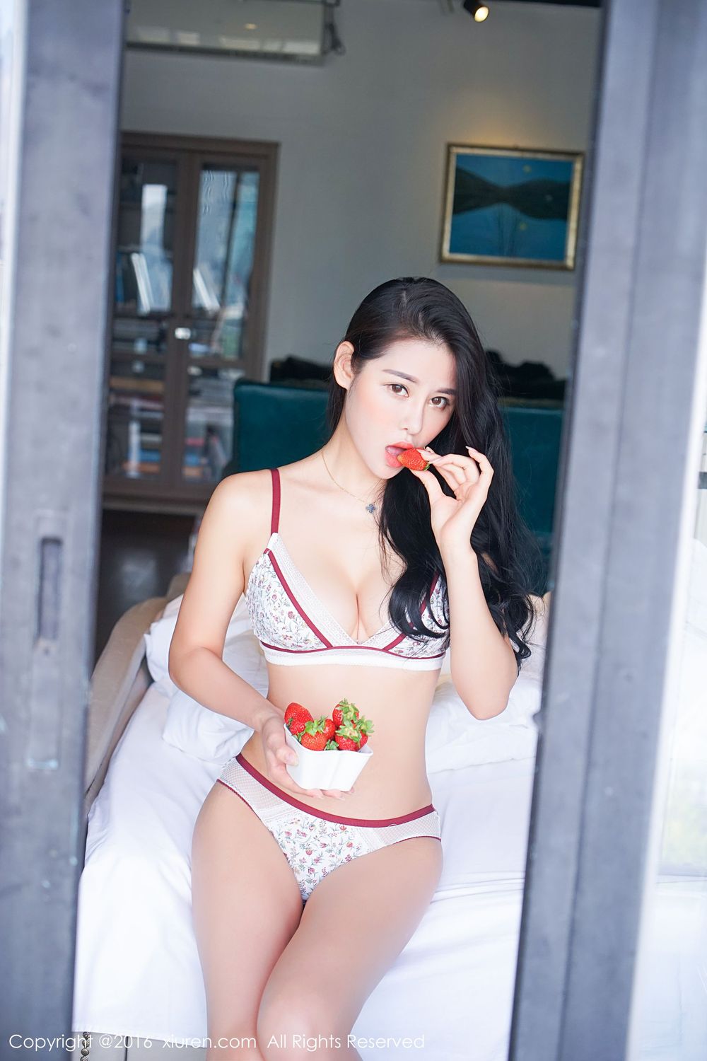 美女模特叶佳颐 - 女仆装+睡衣+SM制服+内衣系列写真