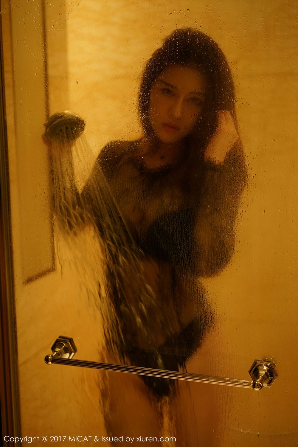 美女模特叶佳颐 - 美腿+浴室湿身系列性感写真