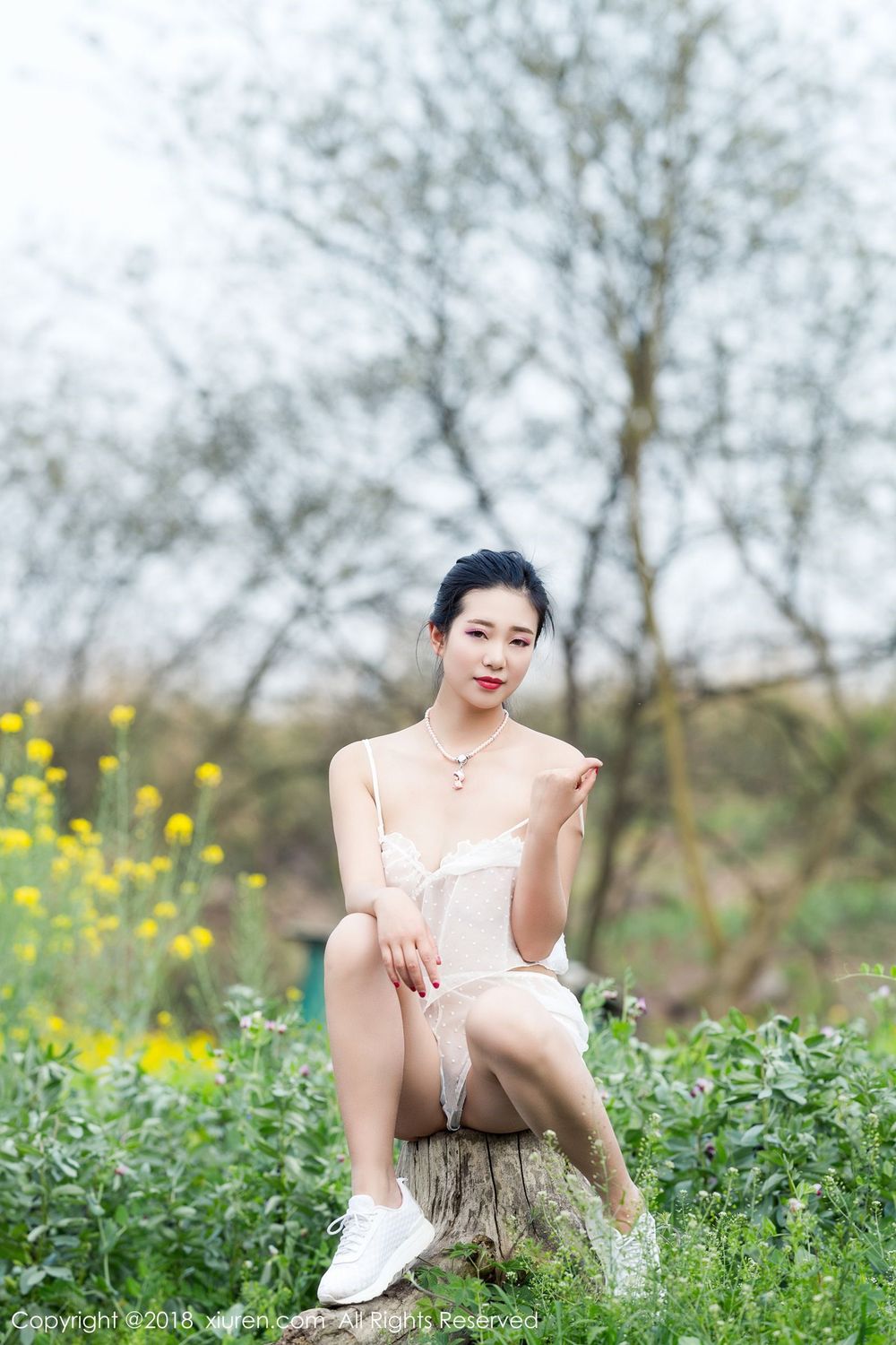 美女模特宋-KiKi - 黑与白蕾丝装超大尺度野外写真