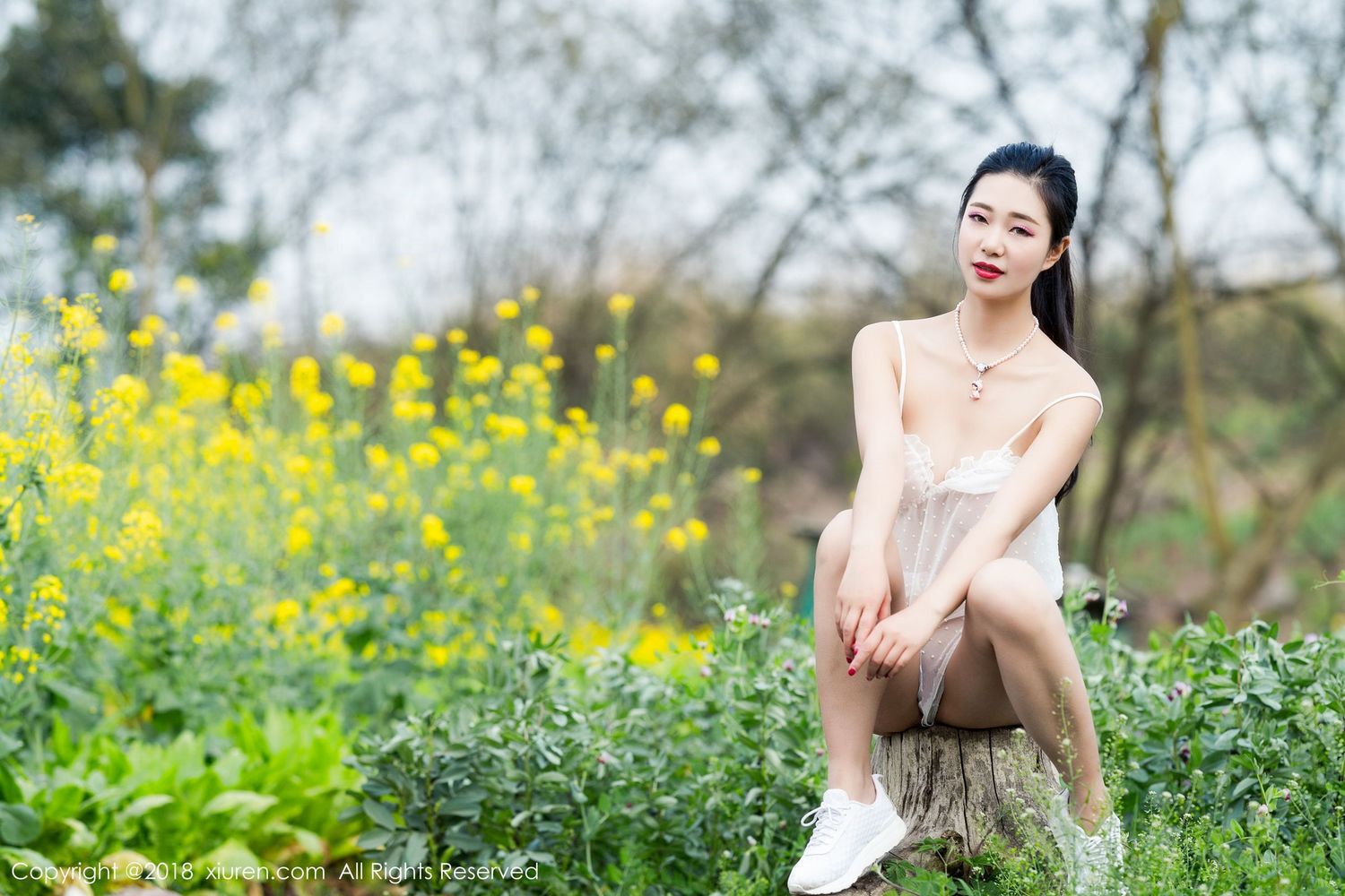 美女模特宋-KiKi - 黑与白蕾丝装超大尺度野外写真