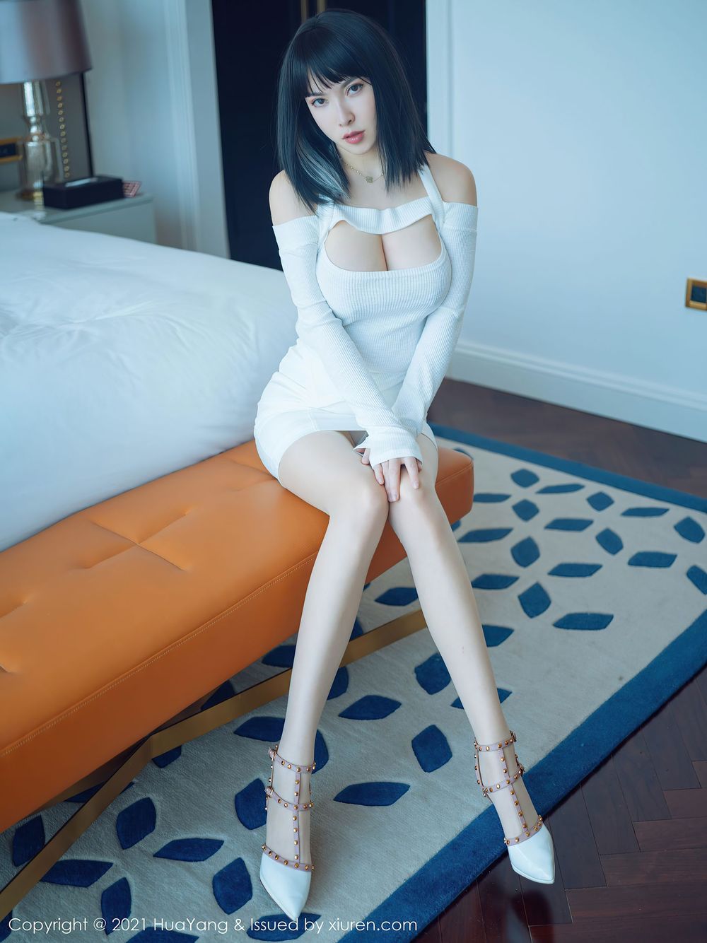 新人模特乔漫妮mina - 丰盈雪峰+丝袜美腿性感写真