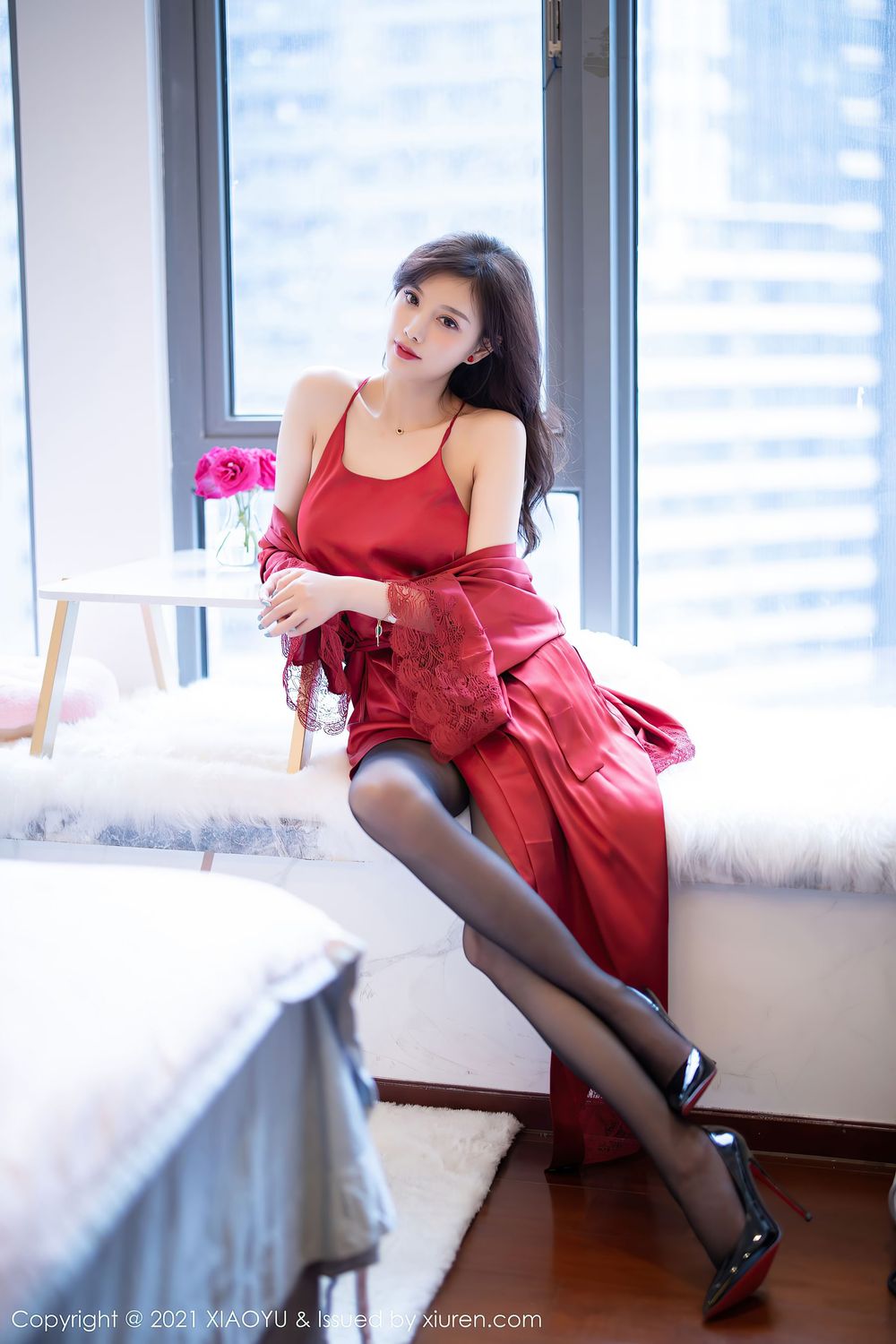 丽质女神杨晨晨sugar - 红色大衣+黑丝美腿性感写真
