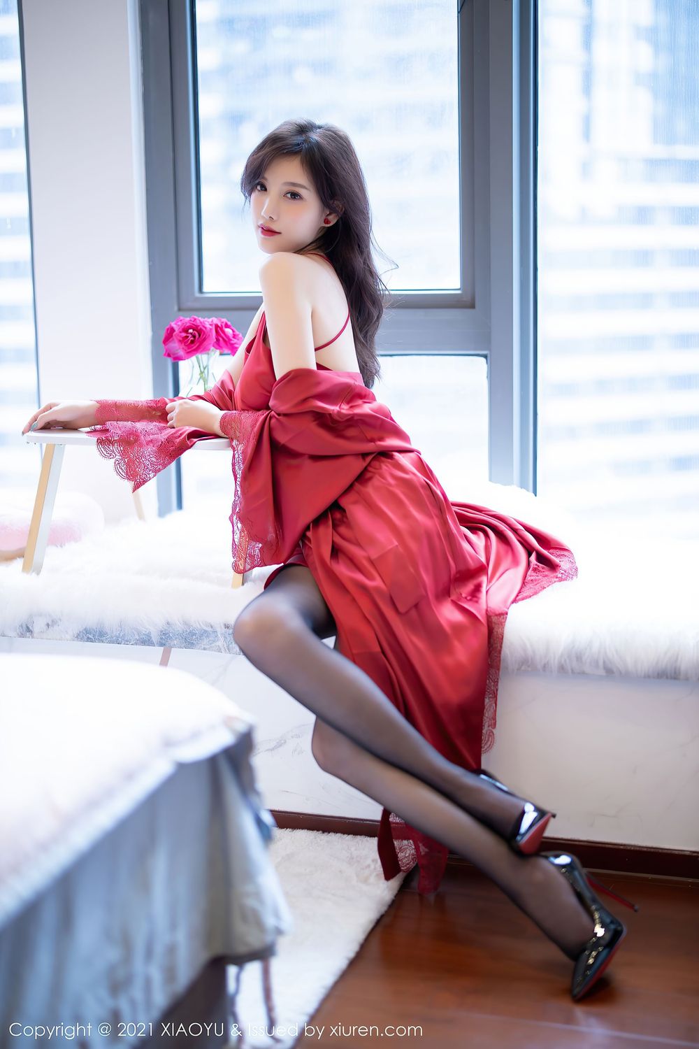 丽质女神杨晨晨sugar - 红色大衣+黑丝美腿性感写真