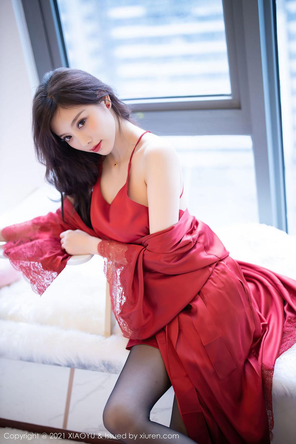 丽质女神杨晨晨sugar - 红色大衣+黑丝美腿性感写真