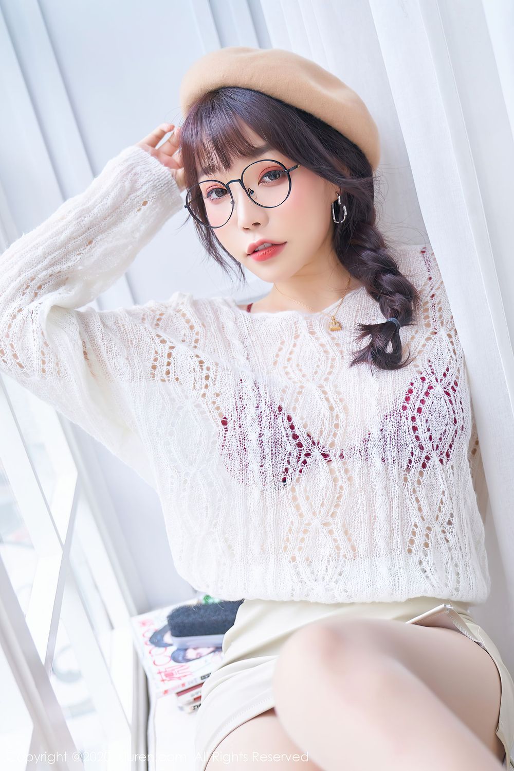 性感女神芝芝Booty - 眼镜OL与草帽俏皮可人写真