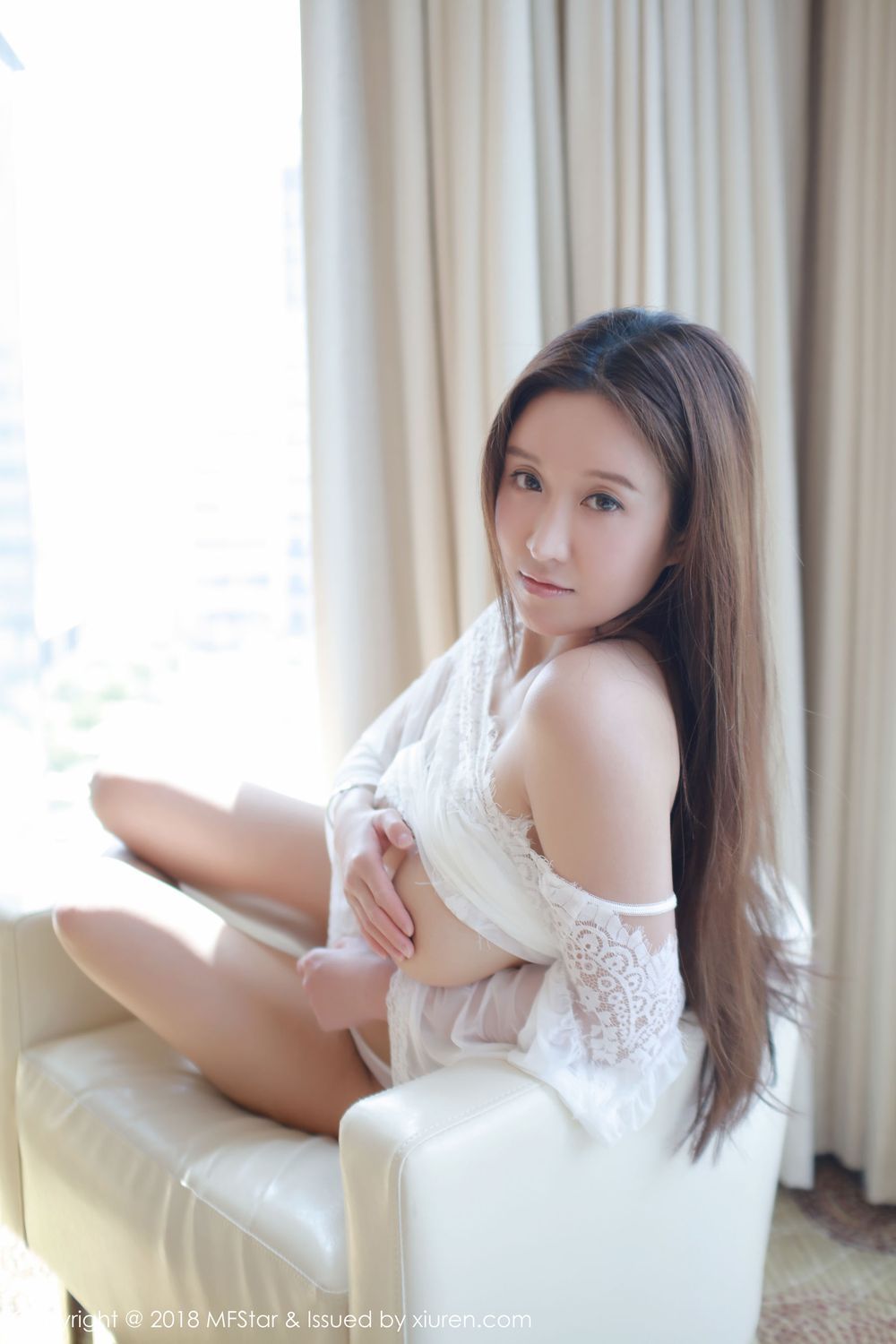 微博红人Jennanni_Jen - 春色乍泄情趣蕾丝性感写真