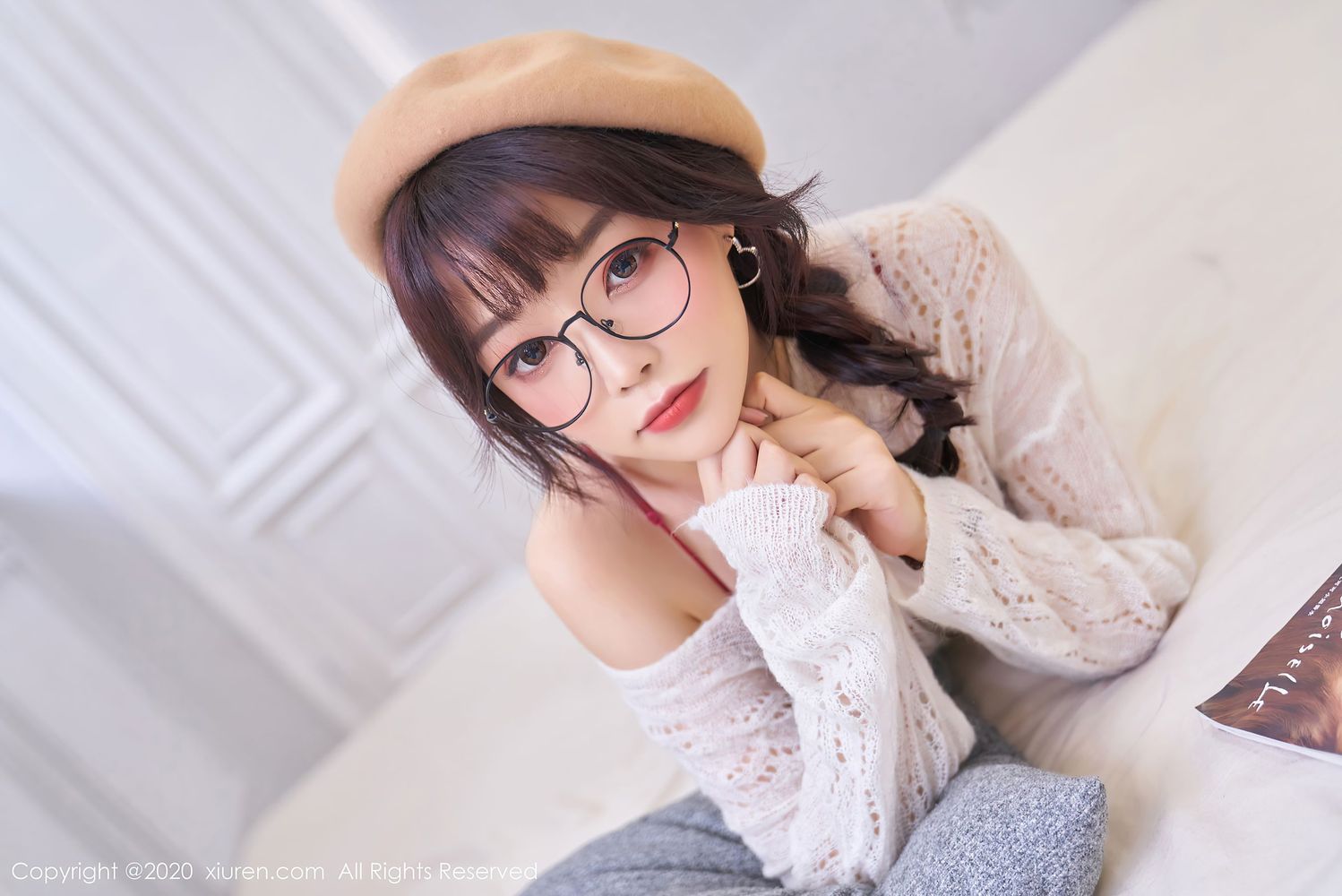 性感女神芝芝Booty - 眼镜OL与草帽俏皮可人写真