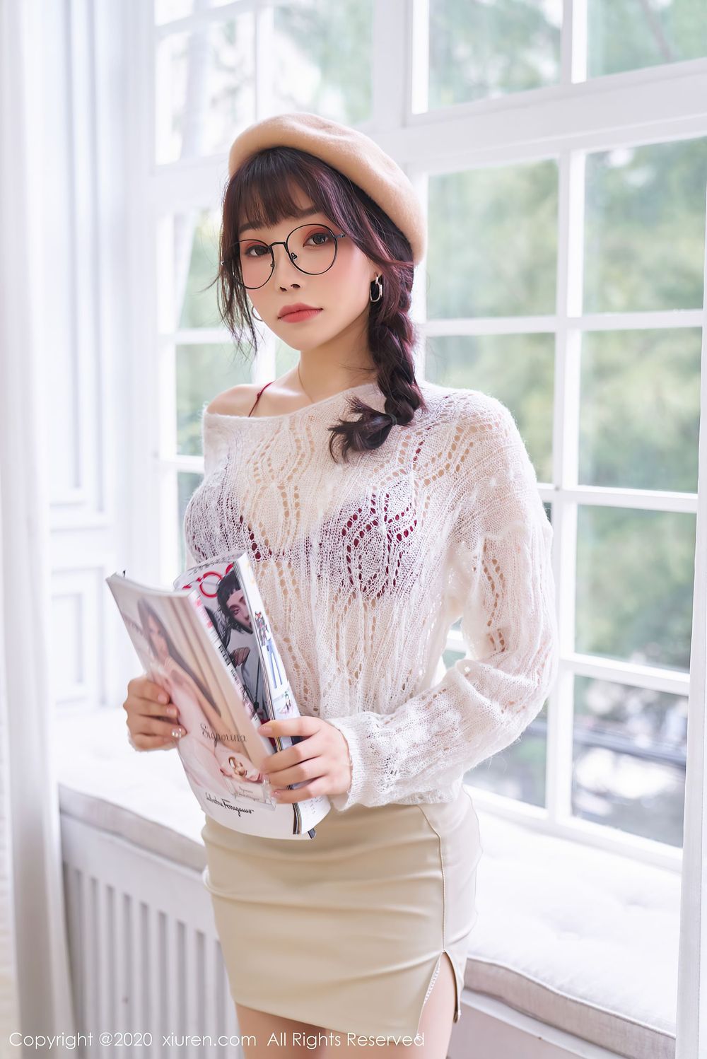 性感女神芝芝Booty - 眼镜OL与草帽俏皮可人写真