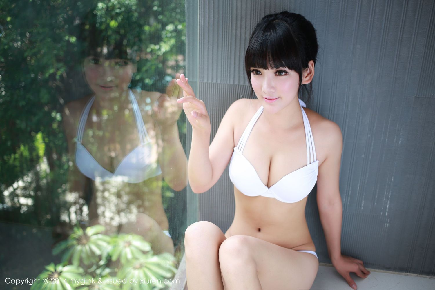 美女模特妮儿Bluelabel - 性感内衣+比基尼海边写真