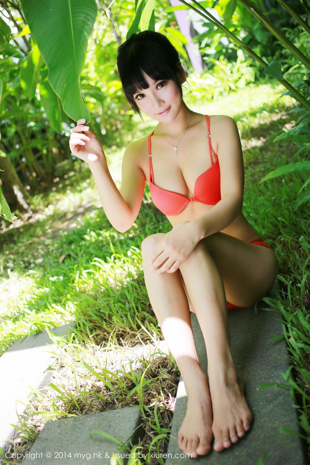 美女模特妮儿Bluelabel - 性感内衣+比基尼海边写真