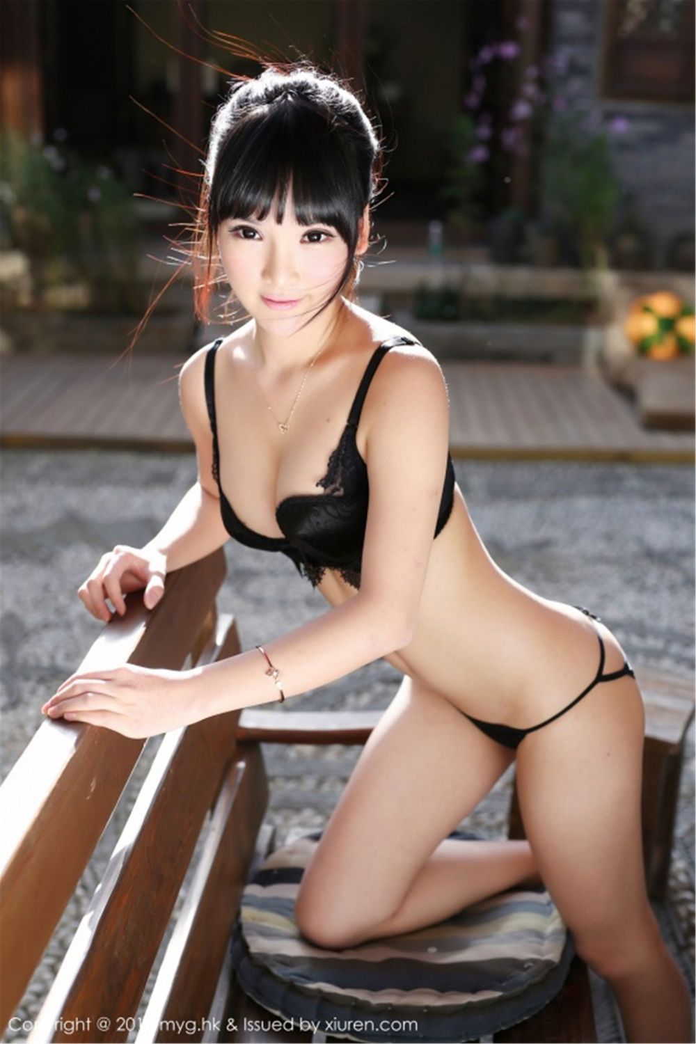 美女模特妮儿Bluelabel - 2套清新内衣外拍写真