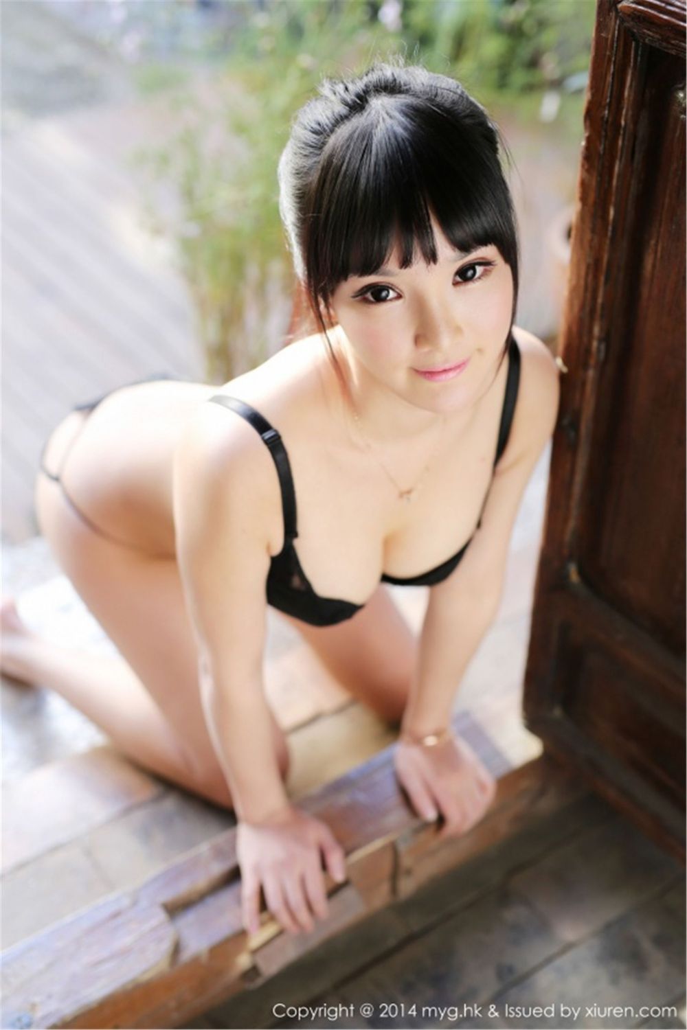 美女模特妮儿Bluelabel - 2套清新内衣外拍写真
