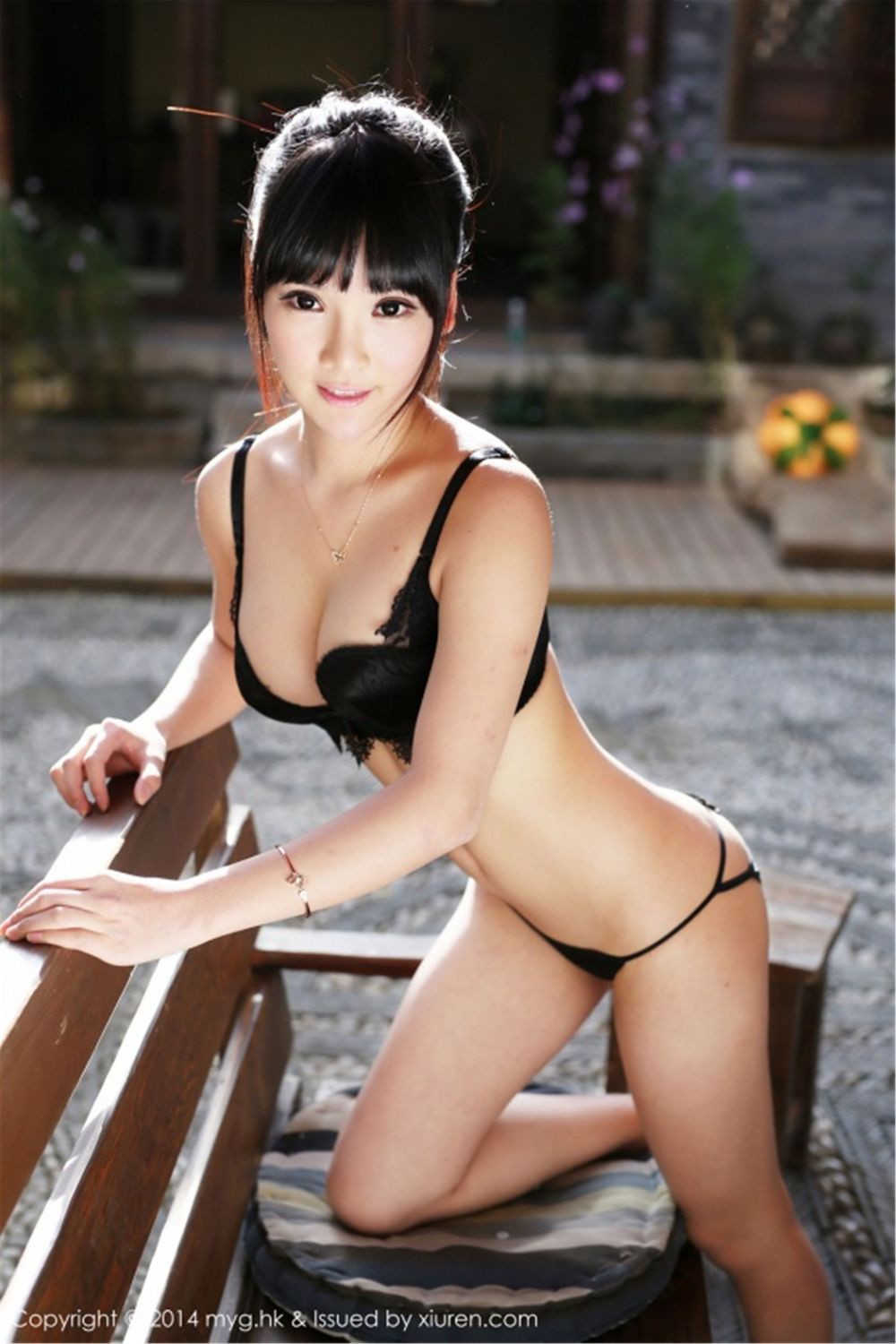美女模特妮儿Bluelabel - 2套清新内衣外拍写真