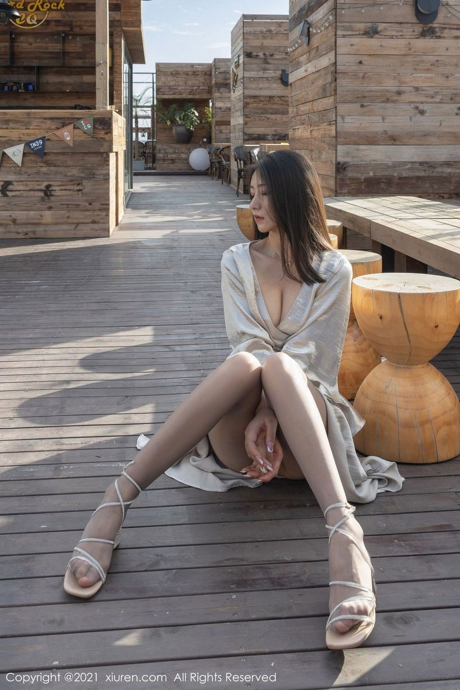 新人模特熊小诺 - 高挑身材+丝袜美腿气质时尚写真